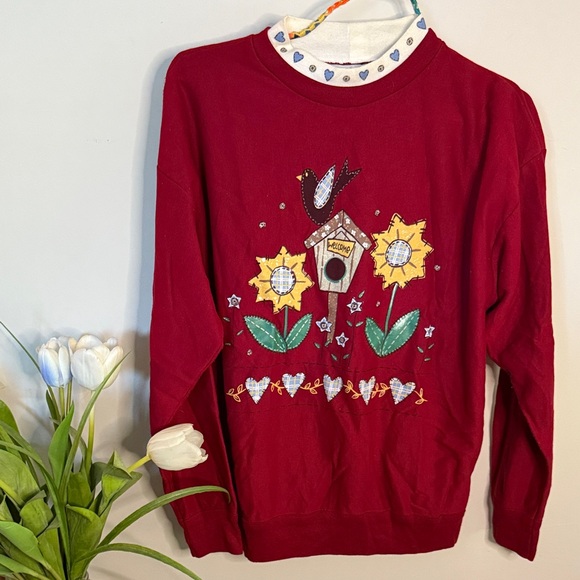 Blair Tops - Vintage Blair Red Sweatshirt with Sunflower and Birdhouse